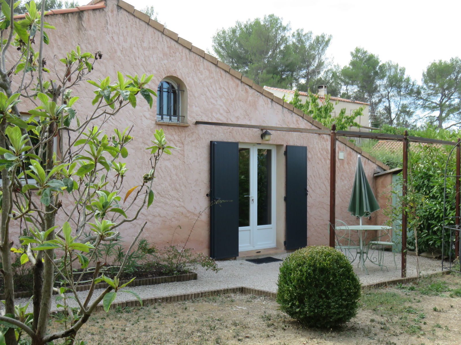 Unabhängiges Studio Fuveau 84230