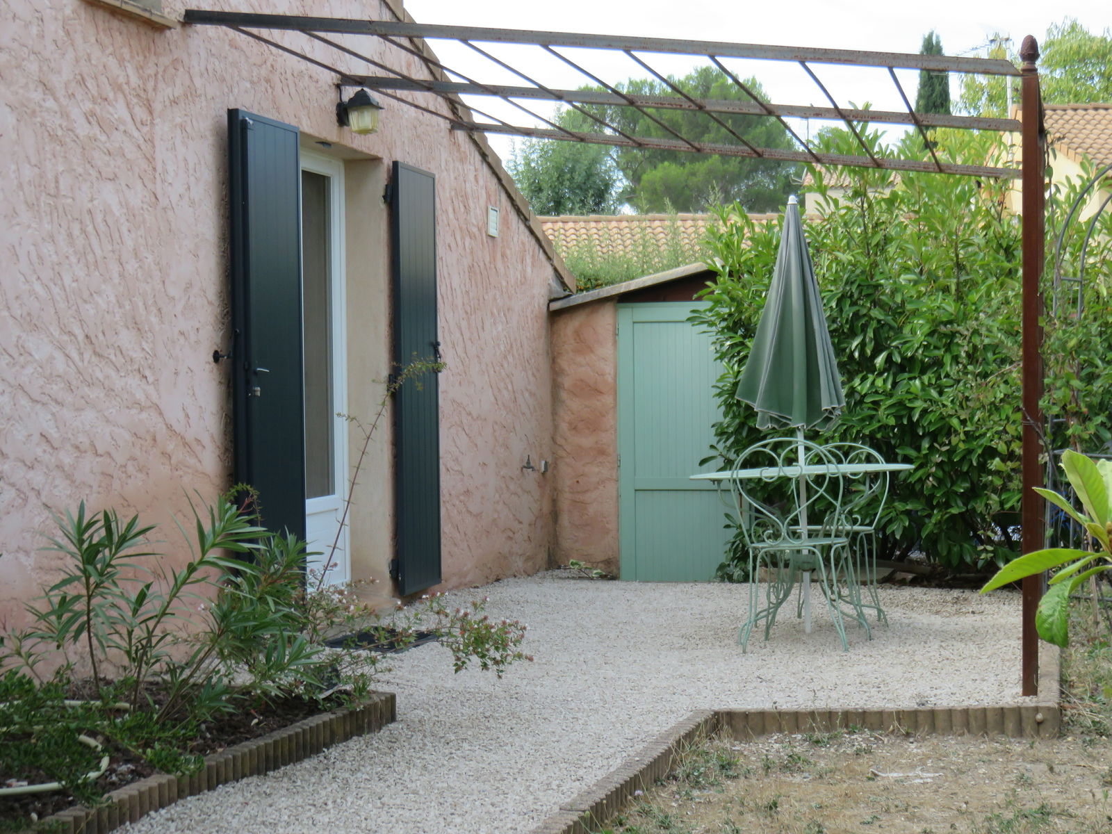 Unabhängiges Studio Fuveau 84230