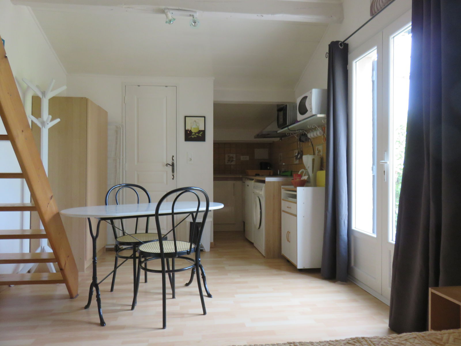 Unabhängiges Studio Fuveau 84230