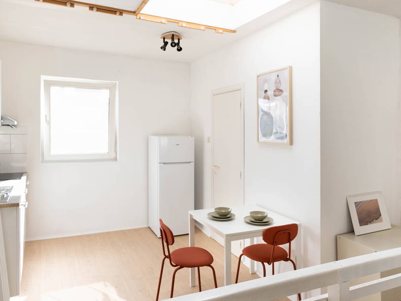 Kolokation Mons 296083-1