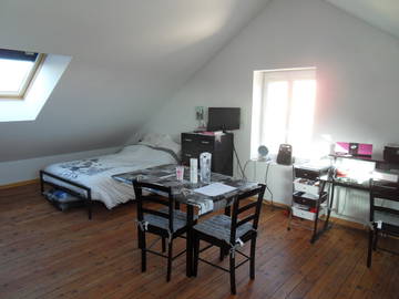 Roomlala | Studio na poddaszu do wynajęcia 