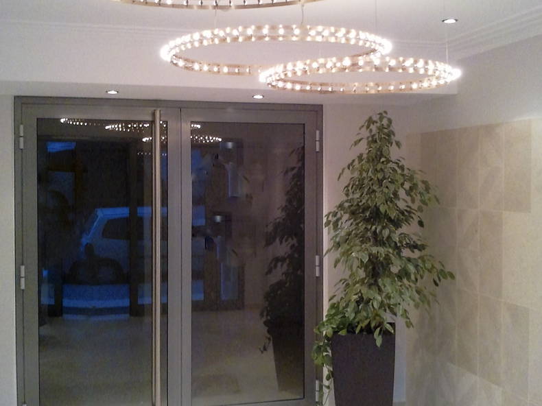 Entire Home Nice 21303-5