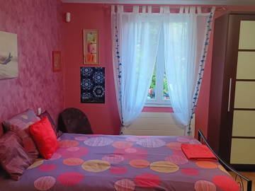 Roomlala | Studio o powierzchni 25 m2. Widok drzewa. Zamknięty parking