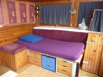 Roomlala | Studio on barge