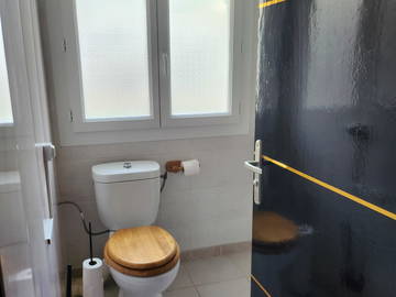 Gesamte Unterkunft zur Miete in Saint-Martin-De-Valgalgues - Foto 6 : Badezimmer-6