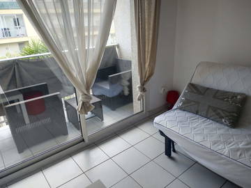 Roomlala | Studio Palavas-les-flots (Kuror nadmorski widziany w serialu)
