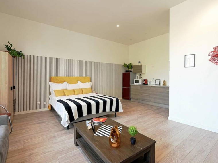 Independent Studio Paris 600069