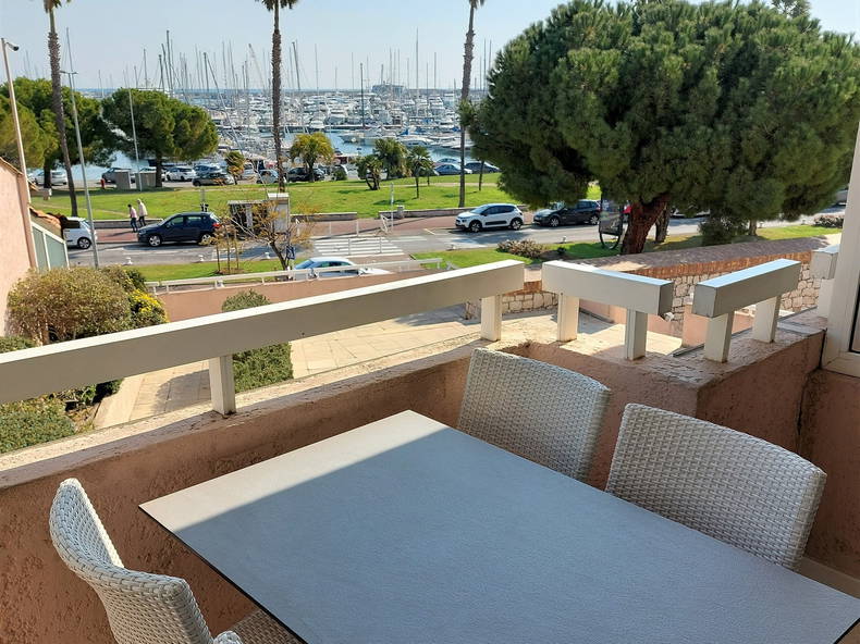 Entire Home Antibes 61853-2