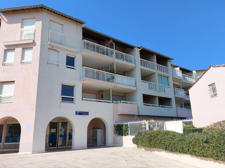 Entire Home Antibes 61853-5