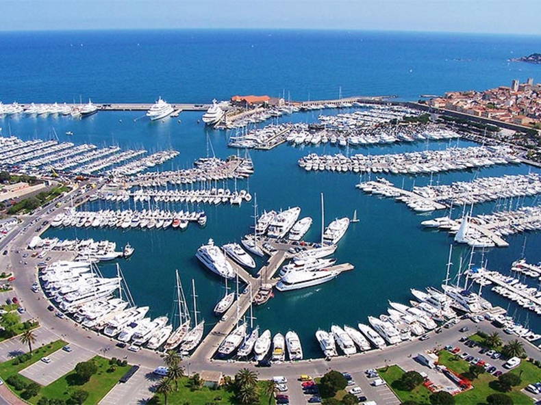 Entire Home Antibes 61853-4