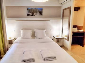 Studio For Rent Remoulins 617326-1