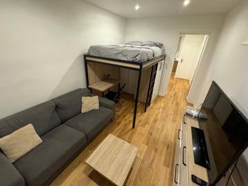 Studio À Louer Paris 573768-1