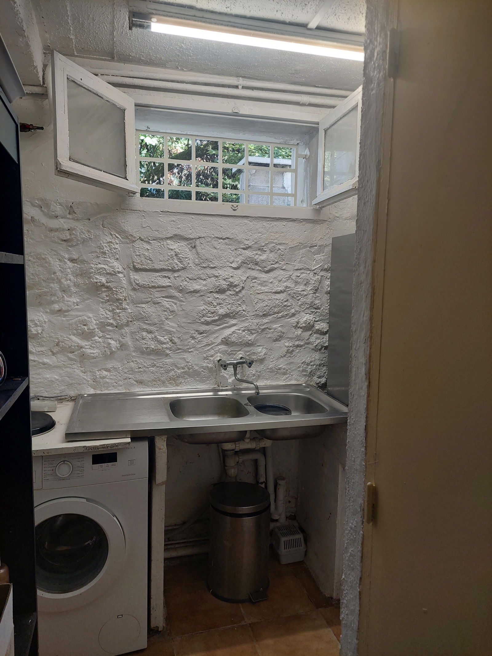 Unabhängiges Studio Antony 619002