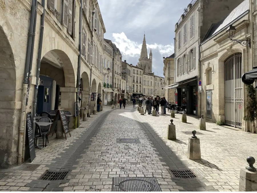 Logement Entier La Rochelle 670728-1