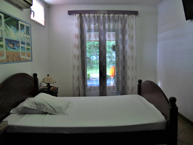 Toda La Casa Foulpointe 254396-3