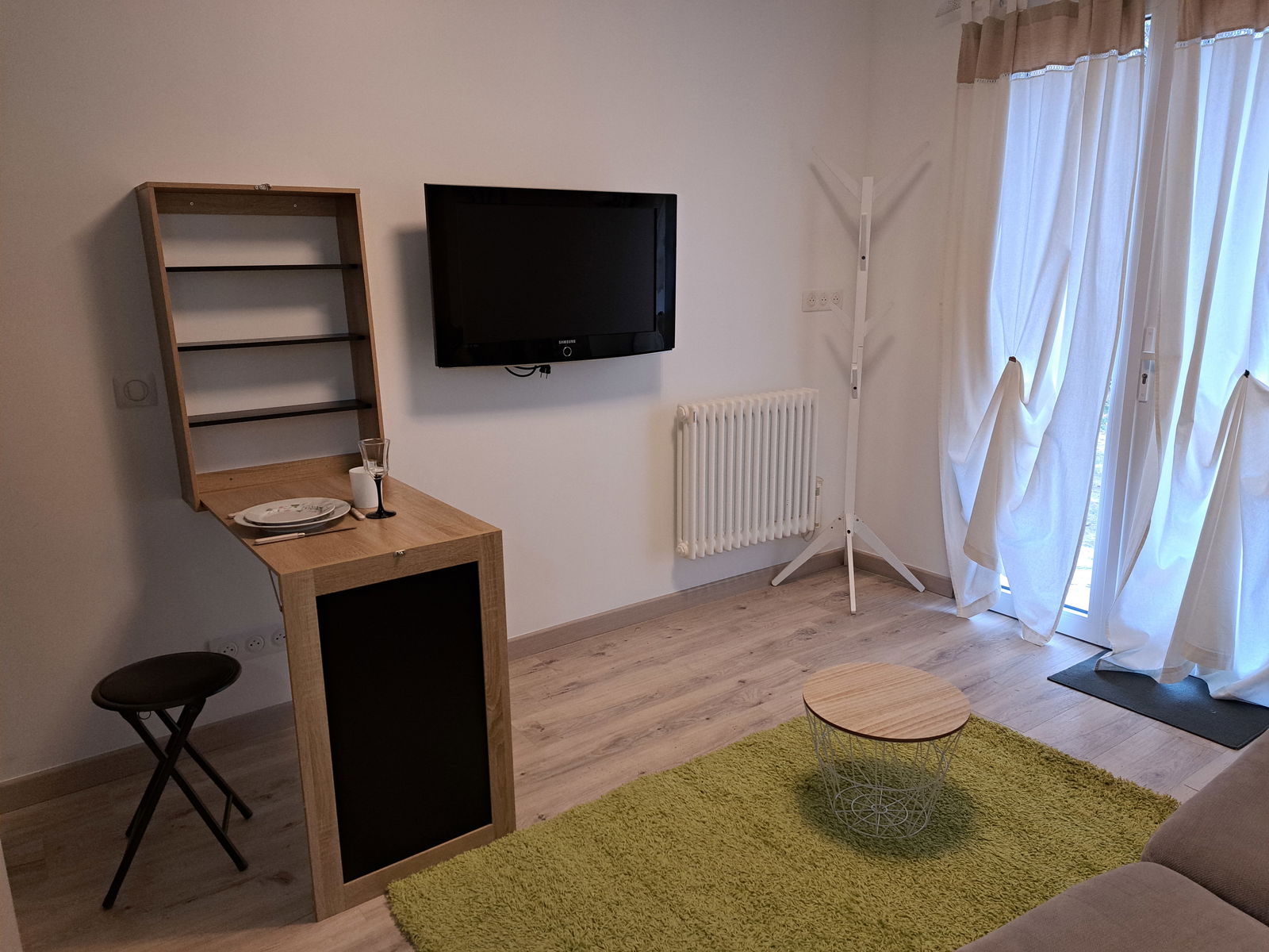 Ganz Haus Saint-Cézaire-sur-Siagne 650571