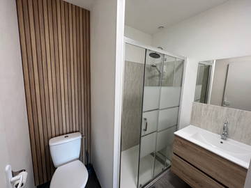 Entire home for rent in Valence - photo 3 : Bathroom-3