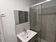 Entire home for rent in Valence - photo 6 : Bathroom-6