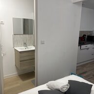 Entire Home Valence 675031