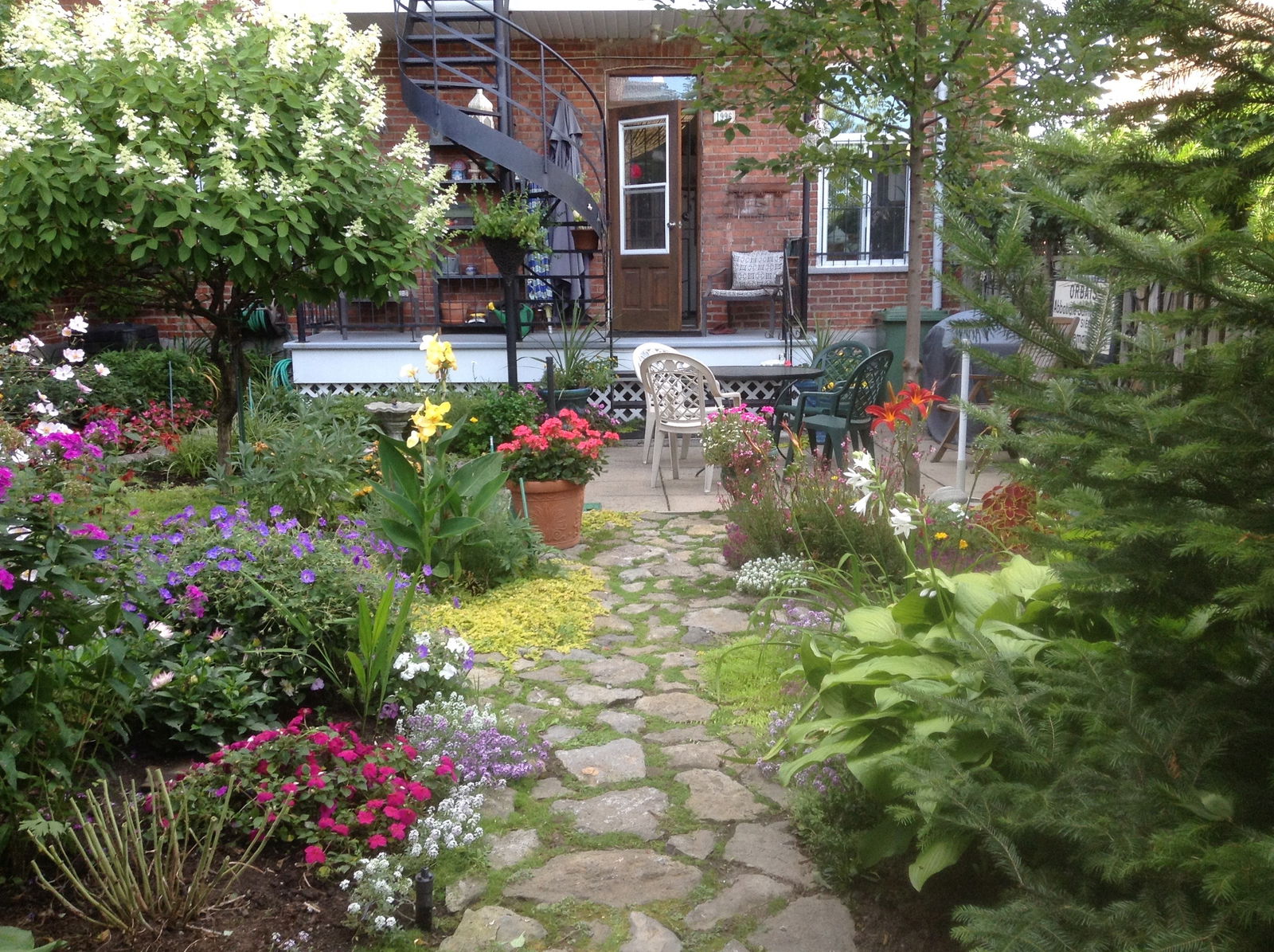 Hjemmeophold Montréal 250319