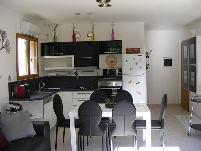 Oberoende Studio Carros 46216