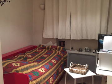 Roomlala | Sublocação de estúdio no 8º arrondissement para o mês de agosto