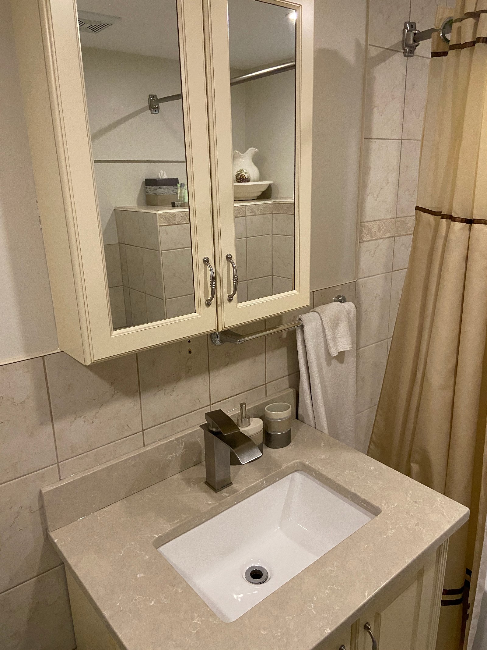 Chambre Chez L'habitant Laval 259895