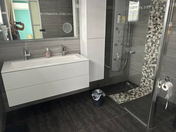 Chambre chez l'habitant à louer à Rurange-Lès-Thionville - photo 3 : salle de bain-3