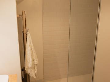 Chambre chez l'habitant à louer à Opio - photo 3 : salle de bain-3