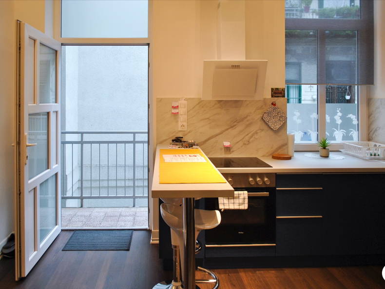 Entire Home Budapest 220718-3