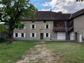 Superb guest rooms in beautiful stone residence