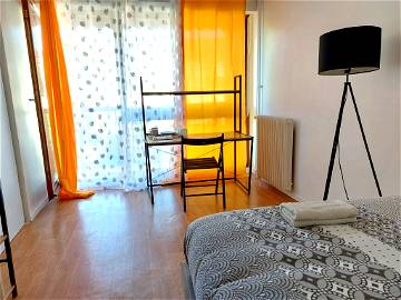 Roomlala | Superb room 2 minutes from the station and the shopping center