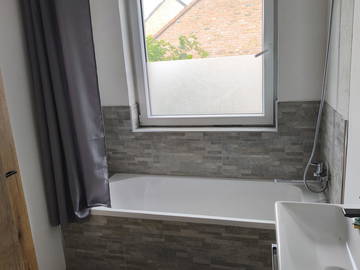 Logement entier à louer à Mouscron - photo 6 : salle de bain-6