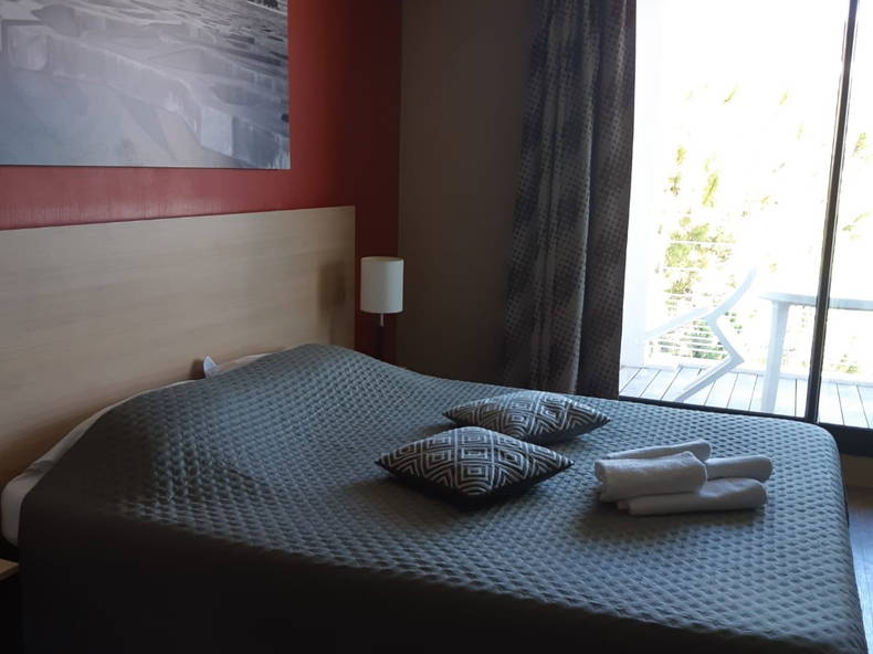 Entire Home Marseille 401947-1