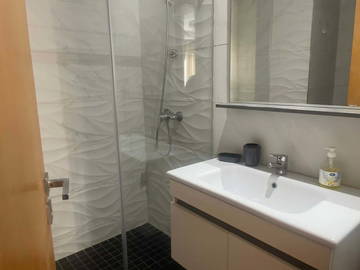 Logement entier à louer à Aourir - salle de bain-5
