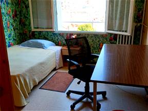 On Street In Cohabitation In A Furnished F2, 1 Bedroom