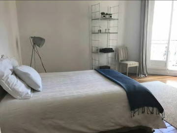 Roomlala | Sypialnia i prywatna łazienka Paryż 4