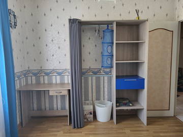Roomlala | Sypialnia w domu z ogrodem