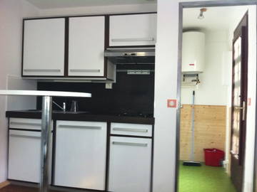 Roomlala | Szukam współlokatora do dzielenia studia 