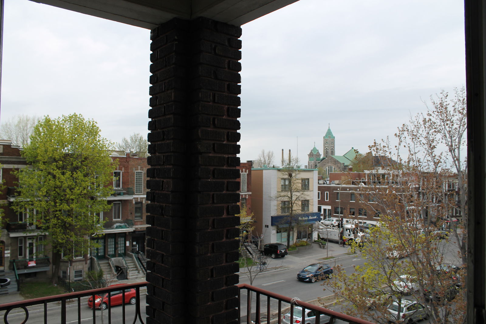 Kolokacja Montréal 120549