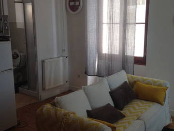 Roomlala | T1 Furnished Of 25m2 With Garden And Parking