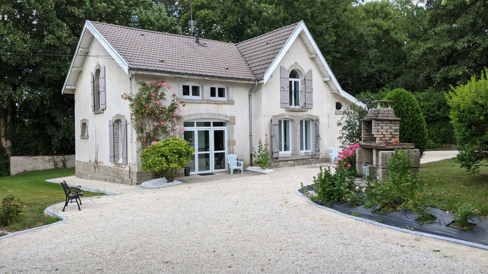 Onofhängeg Studio Contrexéville 245141