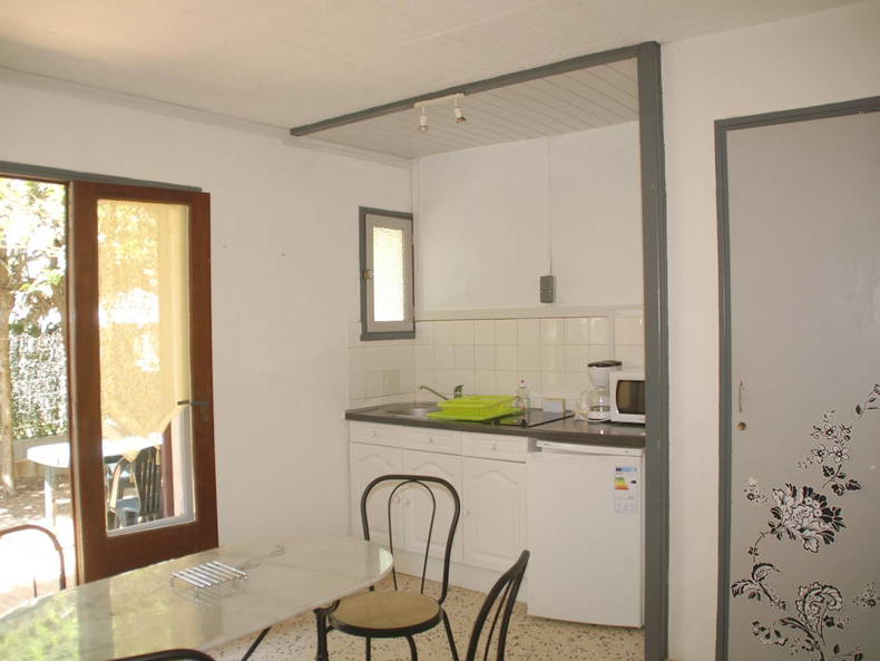 Entire Home Marseillan 68902-5