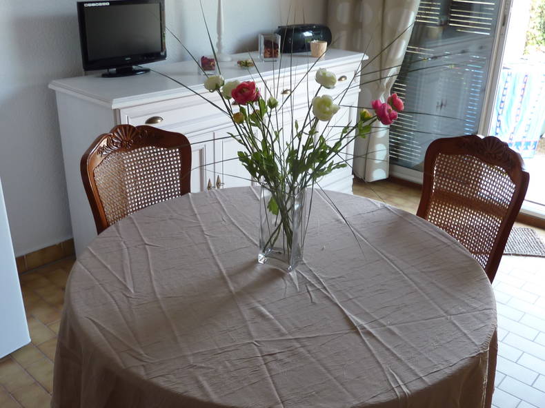 Entire Home Saint-Cyprien 73104-5