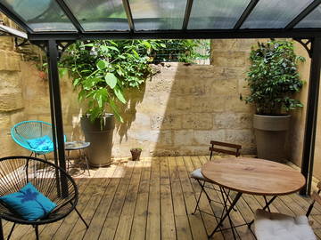 Roomlala | T2 Full Of Charm With Terrace, Bordeaux Center