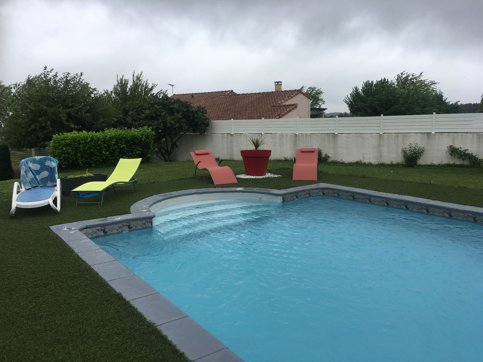 Entire Home Peyrole 250390