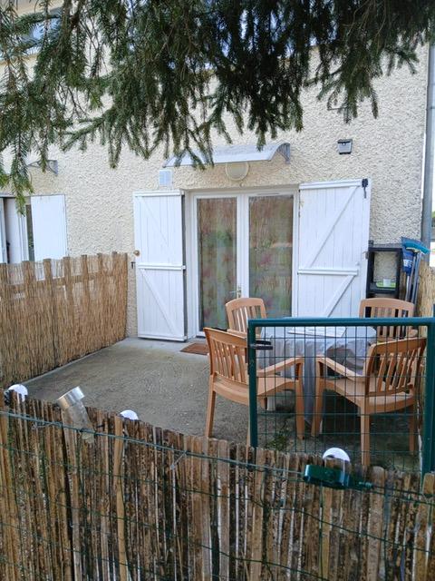 Independent Studio Saint-Romain-de-Jalionas 85882
