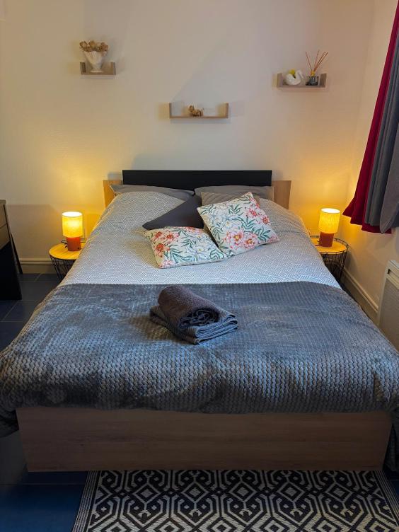 Independent Studio Saint-Romain-de-Jalionas 85882