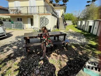 Entire Home Saint-Romain-de-Jalionas 85882-3