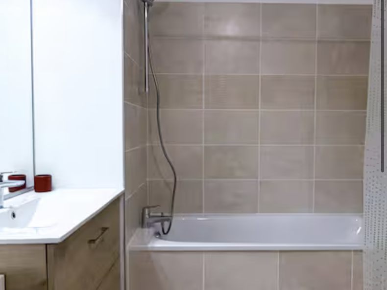 Entire Home Trans-en-Provence 664885-4